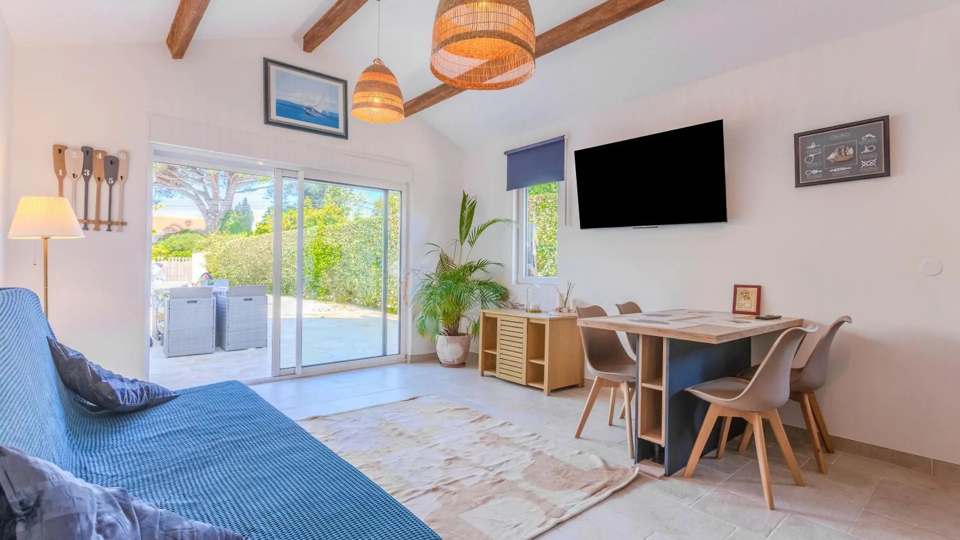 Studio Bormes location